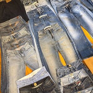 Selling Authentic Vintage 2000s Denim Jeans in Various Styles & Y2K Fits.